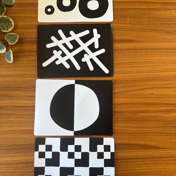 LOVEVERY Playkit 0-2 months "The Looker" - Picture 10 of 13